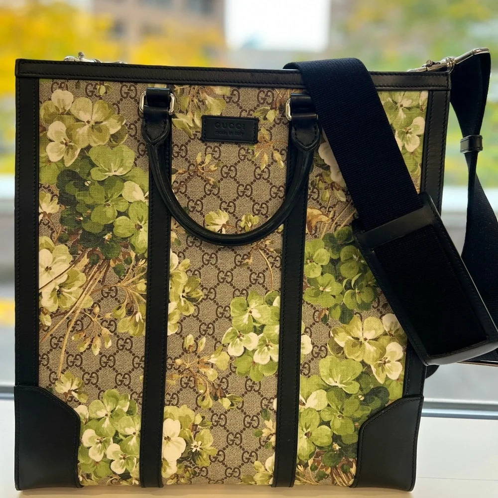 Gucci
GG Coated Canvas Convertible Tote Blooms Print - Picture 5 of 16